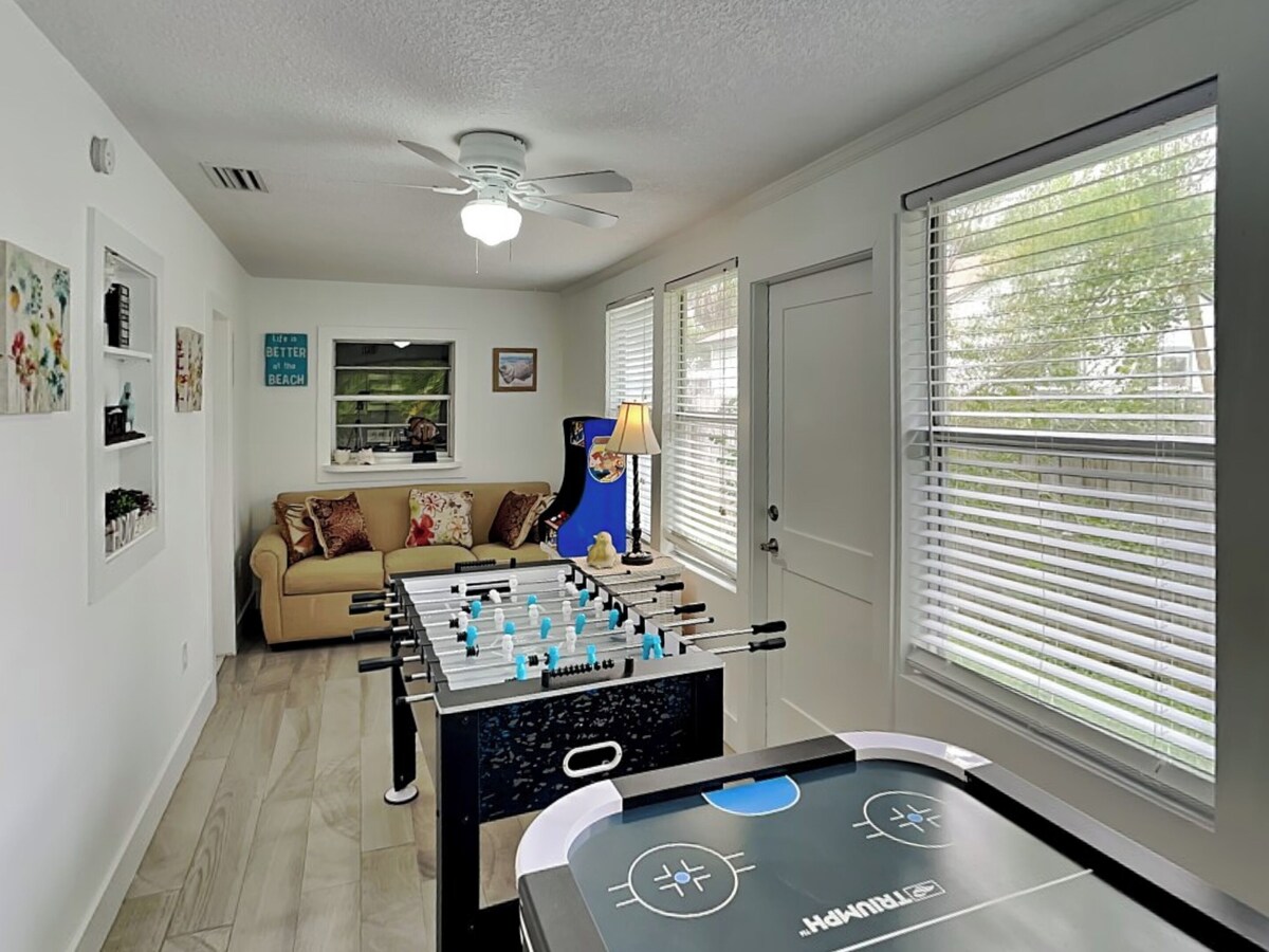 Photo 30 of Summer Breeze | Pet-Friendly, Game Room, Fenced Yard - Near the Beach + Downtown