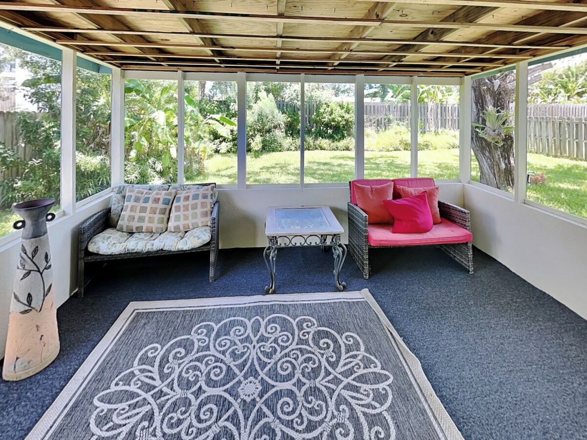 Photo 8 of Summer Breeze | Pet-Friendly, Game Room, Fenced Yard - Near the Beach + Downtown