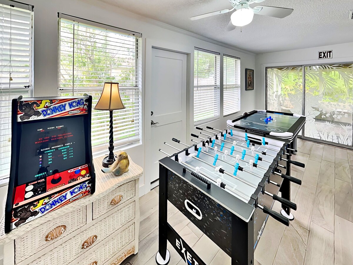 Photo 2 of Summer Breeze | Pet-Friendly, Game Room, Fenced Yard - Near the Beach + Downtown