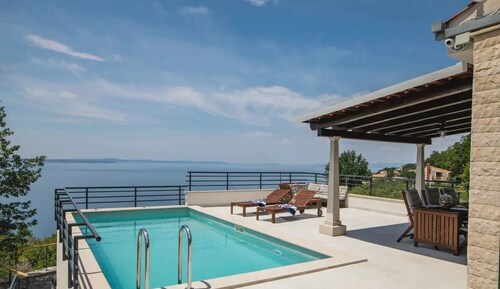 Villa Maslina Nearby Split - Crovillas