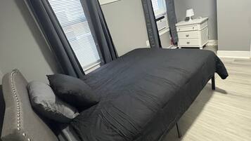 4 chambres, fer et planche à repasser, Wi-Fi, draps fournis