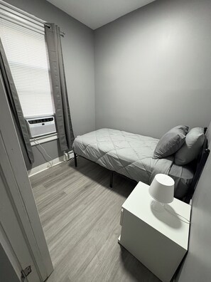 4 quartos, ferros/tábuas de passar roupa, Wi-Fi, roupa de cama