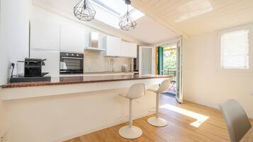 Réfrigérateur, four, plaque de cuisson, lave-vaisselle