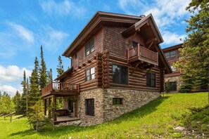 Exterior - Prime Ski-In/ Ski-Out Big Sky Powder Ridge Cabin (Big Sky)