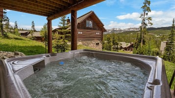 Bain à remous extérieur