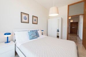 2 quartos, ferros/tábuas de passar roupa, Wi-Fi de cortesia