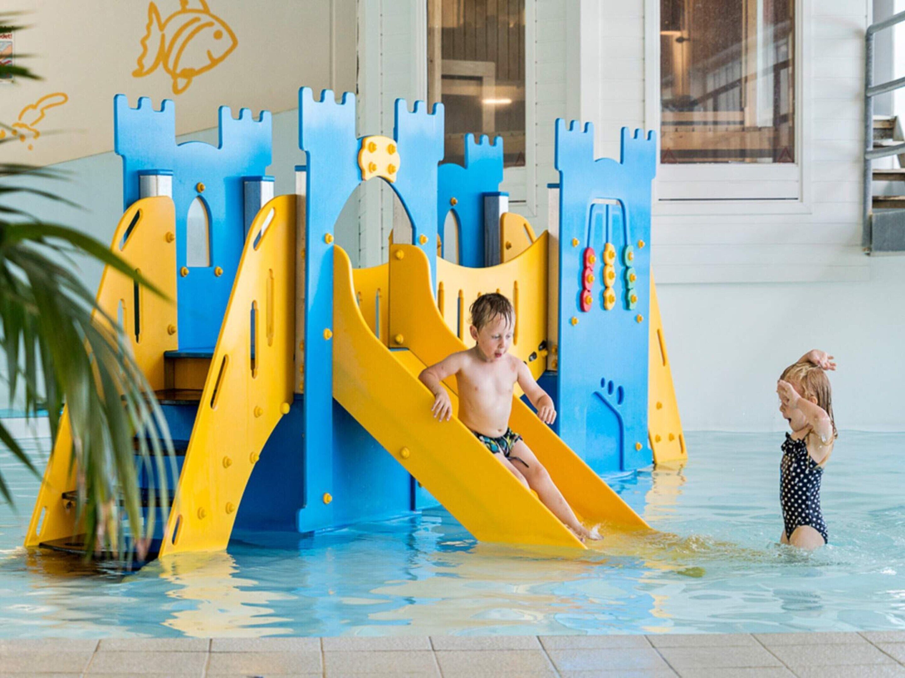 House | Pool