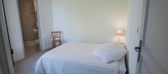 Gîte L'Abiho, in the heart of one of France's most beautiful villages, facing the Luberon.