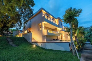 Exterior - 4BR Villa in Canggu with River and Jungle View (Bali)