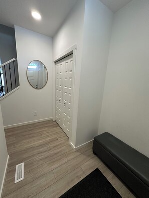 Interior - Charming duplex near Spruce Meadows. Family-friendly! (Calgary)