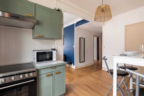 Apartment | Private kitchen | Fridge, microwave, oven, stovetop