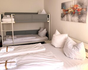 Apartment | 1 bedroom, bed sheets - Spacious Flat Near Hiking Trails (Winterberg)