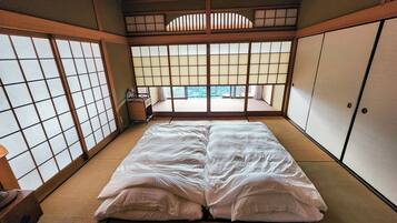 3 bedrooms, iron/ironing board, free WiFi