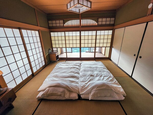 3 bedrooms, iron/ironing board, free WiFi