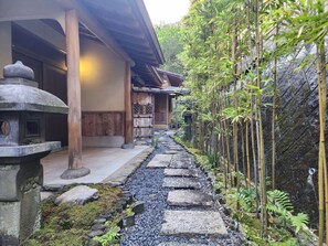 Enceinte de lâhĂ©bergement