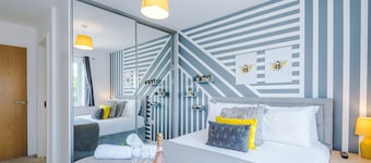 Perfect Riverside Home in Manchester, FREE Parking