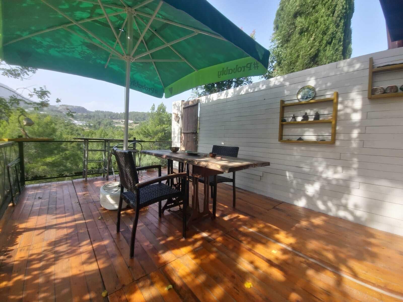 Chambre Économique, vue jardin | Décoration personnalisée, bureau