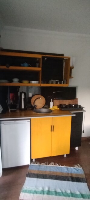 Economy-Zimmer, Gartenblick | Eigene Küche | Mini-Kühlschrank, Mikrowelle, Herdplatte, Kochgeschirr/Geschirr/Besteck