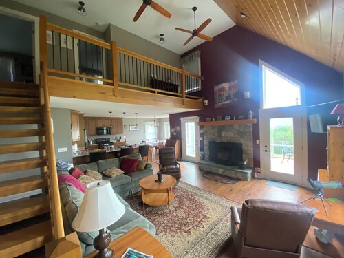 New house with full amenities sleeps 10. 56acers, 1100acers state land adjacent 