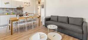 Interior - [Panoramic and 90 meters from the sea] (Castel Volturno)