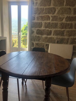 Dining - T2 apartment in air-conditioned village house (Aullène)