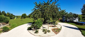 Toucan, 25m² air-conditioned room on first floor, separate entrance