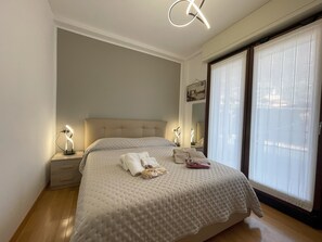 1 bedroom, in-room safe, iron/ironing board, free WiFi - Sunrise over the Lake (Lenno)