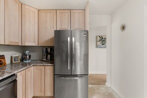 Interior - Stay Central Ride the Trail Experience Austin With focus on healthy home living! (Austin)