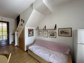 Apartment, 2 Bedrooms, Balcony, Garden View