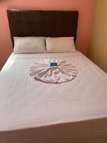 Individualmente decorados, Wi-Fi de cortesia, roupa de cama