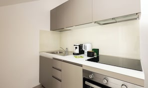 Microwave, oven, stovetop, coffee/tea maker