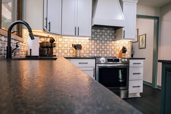 Microwave, oven, stovetop, dishwasher