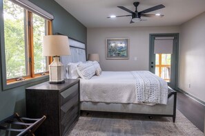 3 slaapkamers, een strijkplank/strijkijzer, wifi, beddengoed