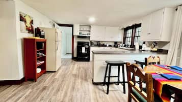 Microonde, forno, piano cottura, lavastoviglie
