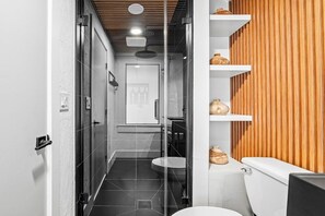Shower, towels