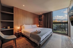 2 bedrooms, iron/ironing board, WiFi, bed sheets - |EP| Spacious Apt W/Desk, Balcony, pool/ Views (Medellín)
