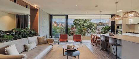 テレビ、書斎 / ワークスペース