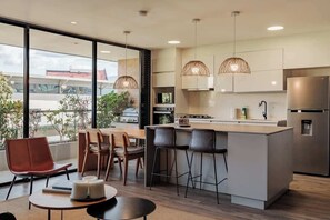 Fridge, microwave, oven, coffee/tea maker