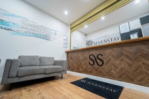 Lobby - Sevenstay Fleet Apt8 (Merseyside)