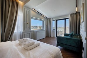 In-room safe, desk, blackout curtains, iron/ironing board - Ermou 99 Intelligent Private Suites (Athens)