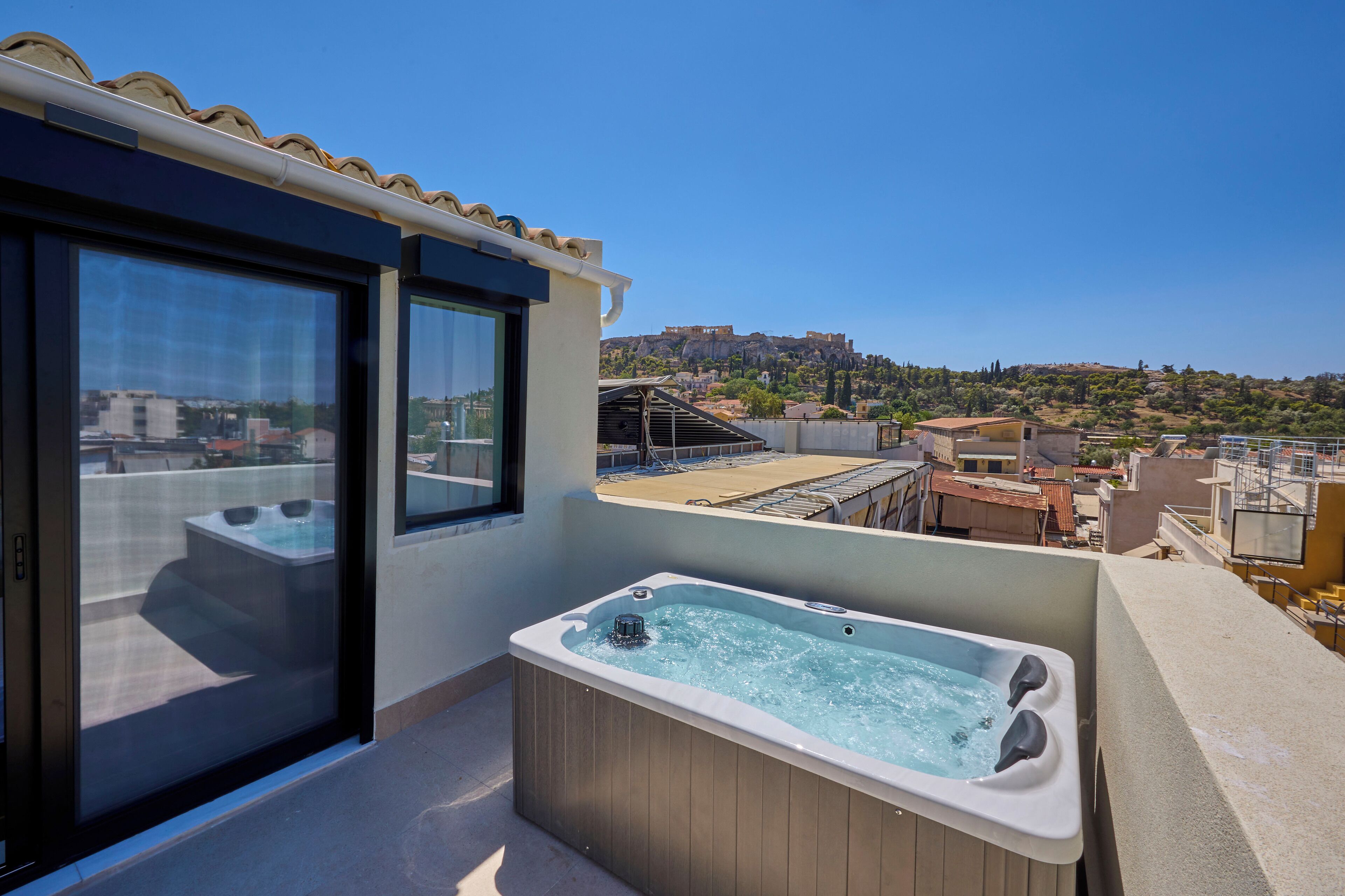 Suite Presidenziale, vista resort | Una cassaforte in camera, una scrivania, tende oscuranti