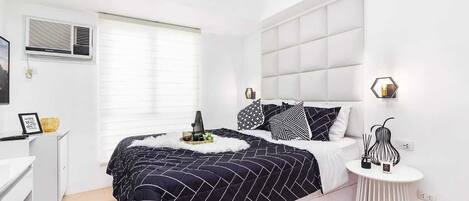 Silitysrauta/-lauta, Wi-Fi, vuodevaatteet