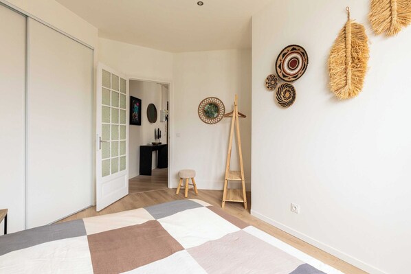 Apartment | 2 bedrooms, iron/ironing board, bed sheets