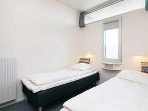 Apartment | Interior - 4 Person Holiday Home on a Holiday Park in Blokhus (Blokhus)