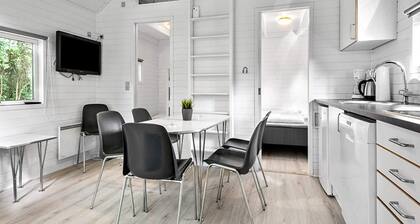 6 Person Holiday Park Home in Malling