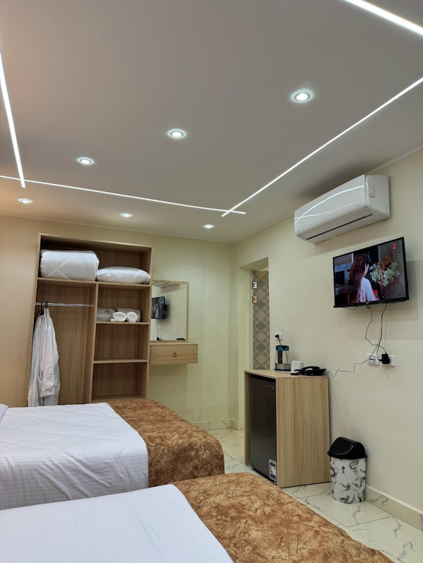 Family Quadruple Room | Blackout drapes, iron/ironing board, free WiFi - Le Grand Pyramids View (giza)