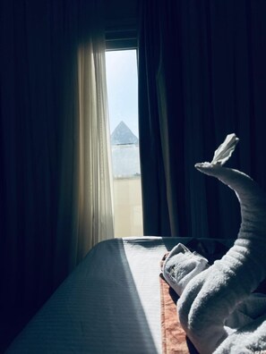 Deluxe Double Room, Balcony, Mountain View | Blackout curtains, iron/ironing board, free WiFi - Le Grand Pyramids View (Giza)