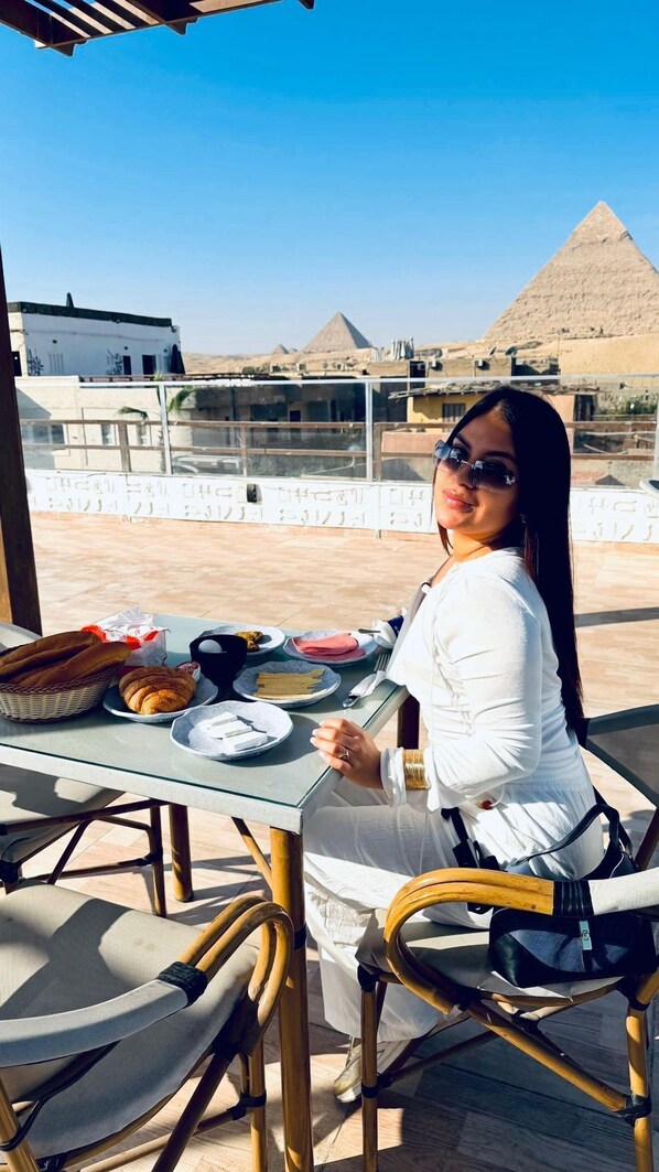 Free daily continental breakfast  - Le Grand Pyramids View (Giza)