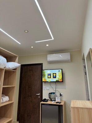 Basic Double Room | Living area | Printers - Le Grand Pyramids View (giza)