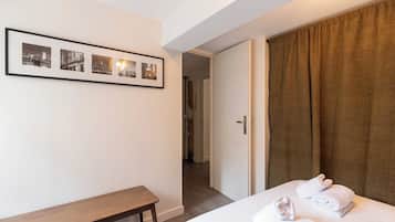 Apartment | 2 bedrooms, iron/ironing board, bed sheets